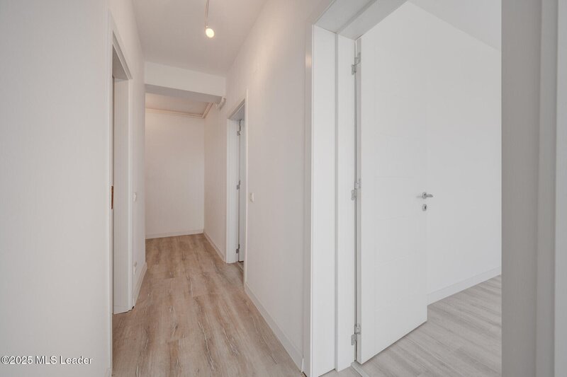 Giulesti 2 camere - priveliste relaxanta, liniste, aproape de oras