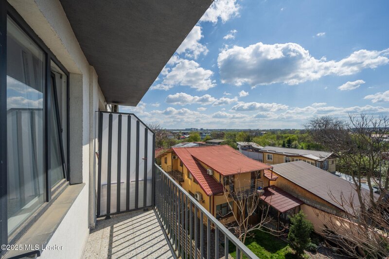 Giulesti 2 camere - priveliste relaxanta, liniste, aproape de oras