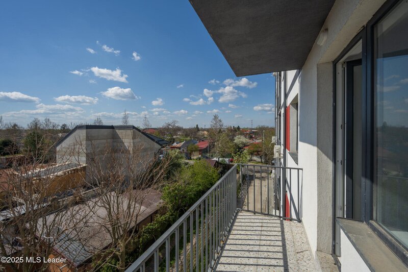 Giulesti 2 camere - priveliste relaxanta, liniste, aproape de oras