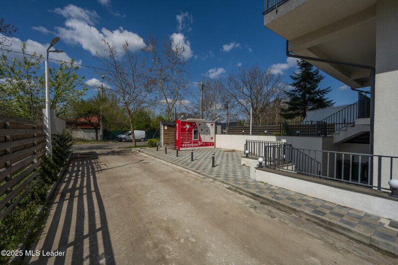 Giulesti 2 camere - priveliste relaxanta, liniste, aproape de oras